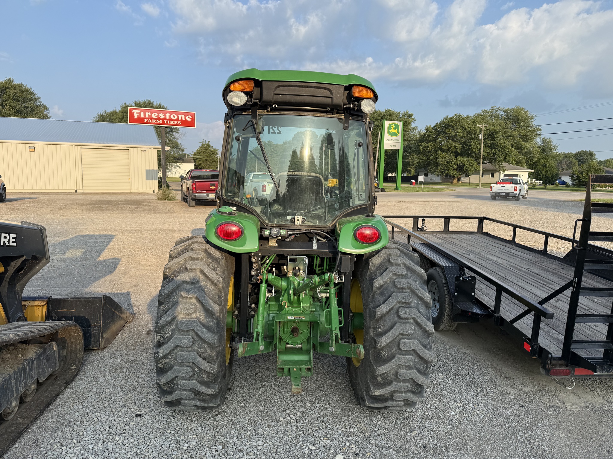 2021 John Deere 4066R Image 9