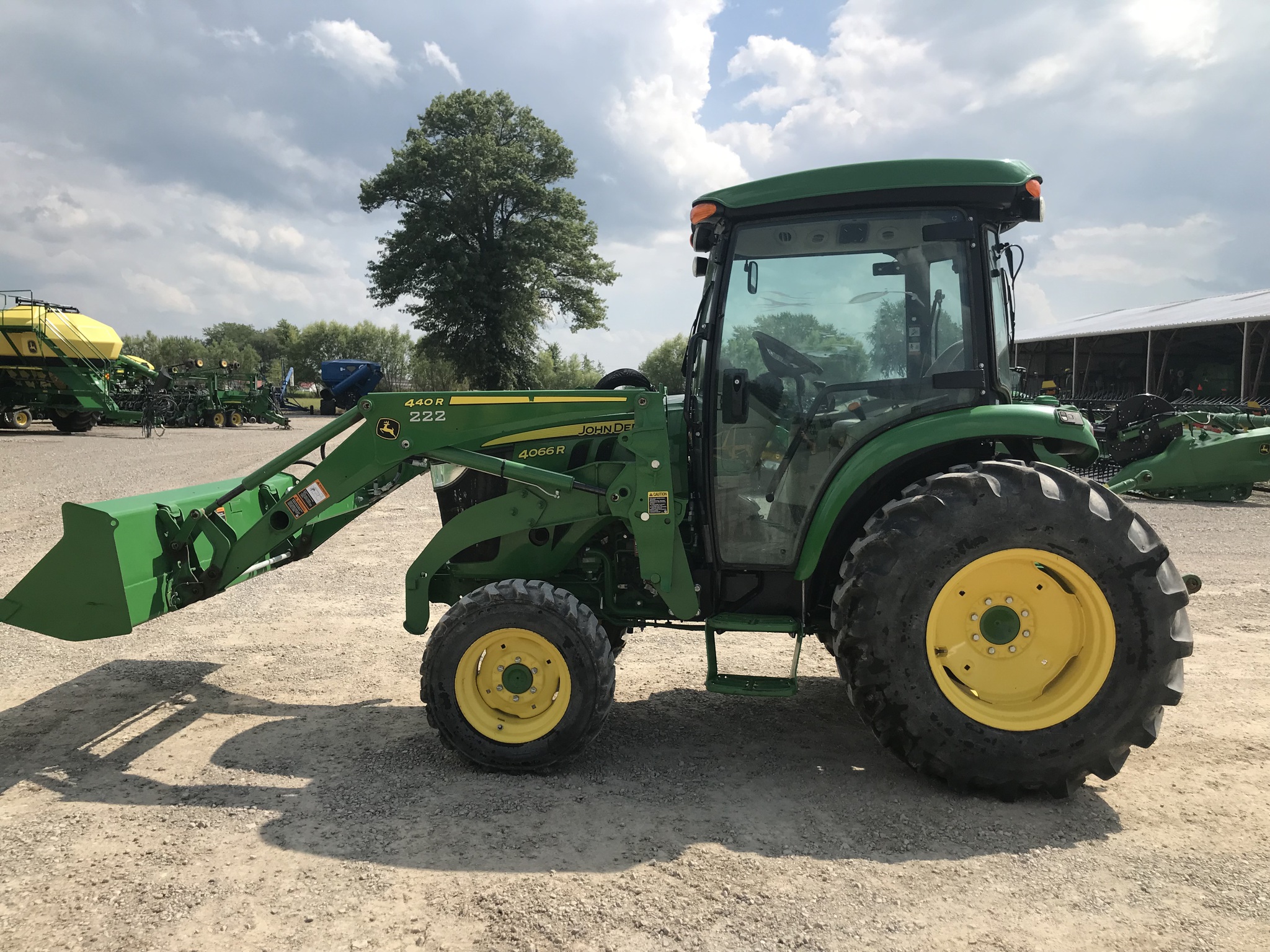 2021 John Deere 4066R Image 6
