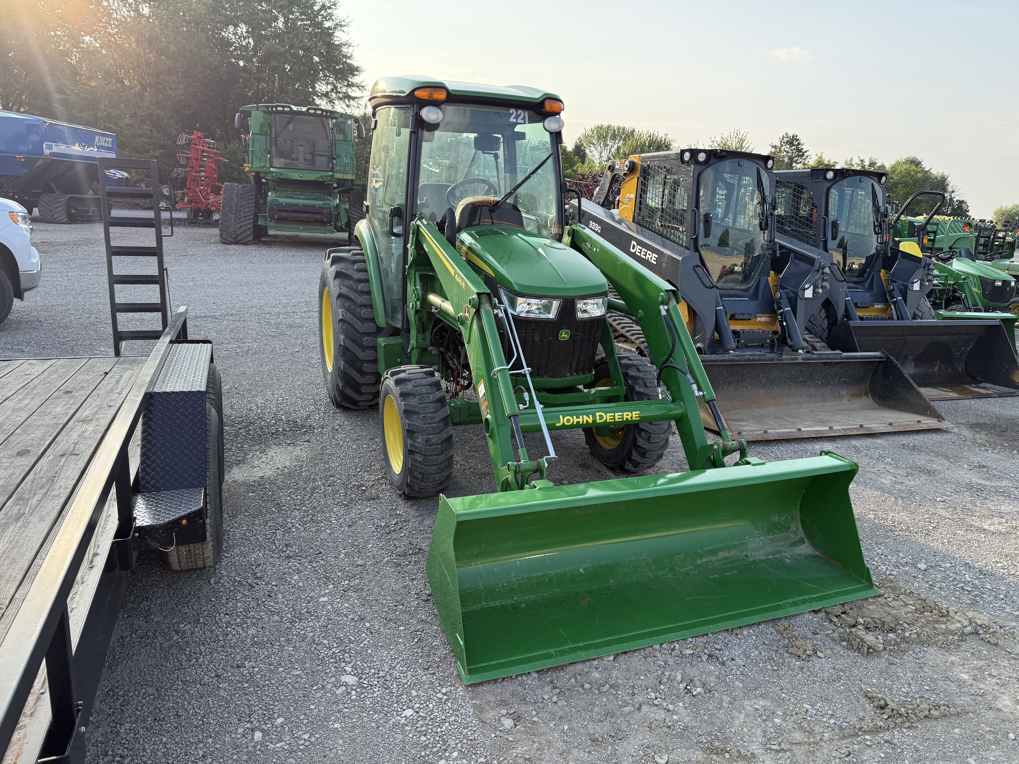 2021 John Deere 4066R Image 8