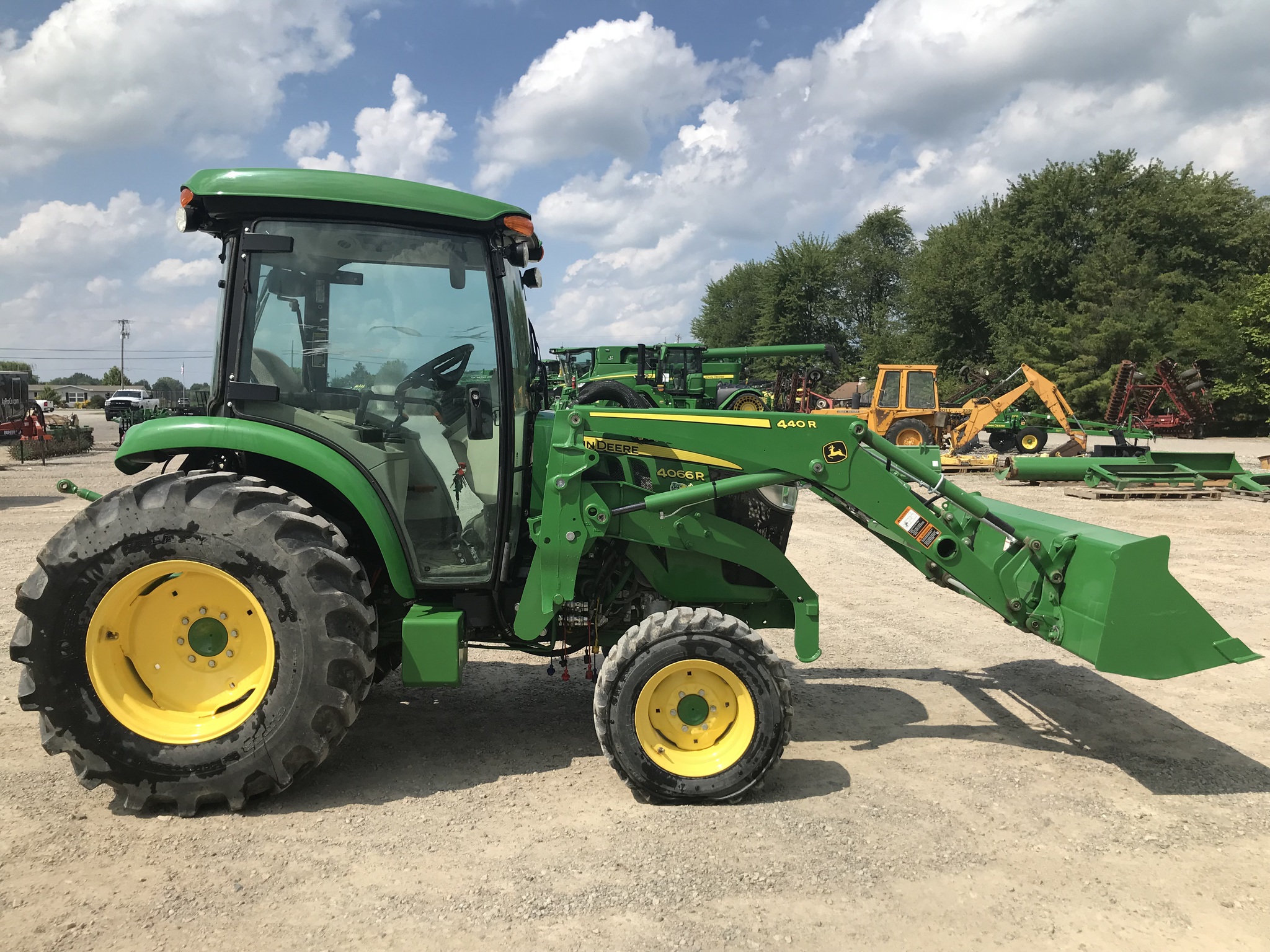 2021 John Deere 4066R Image 2