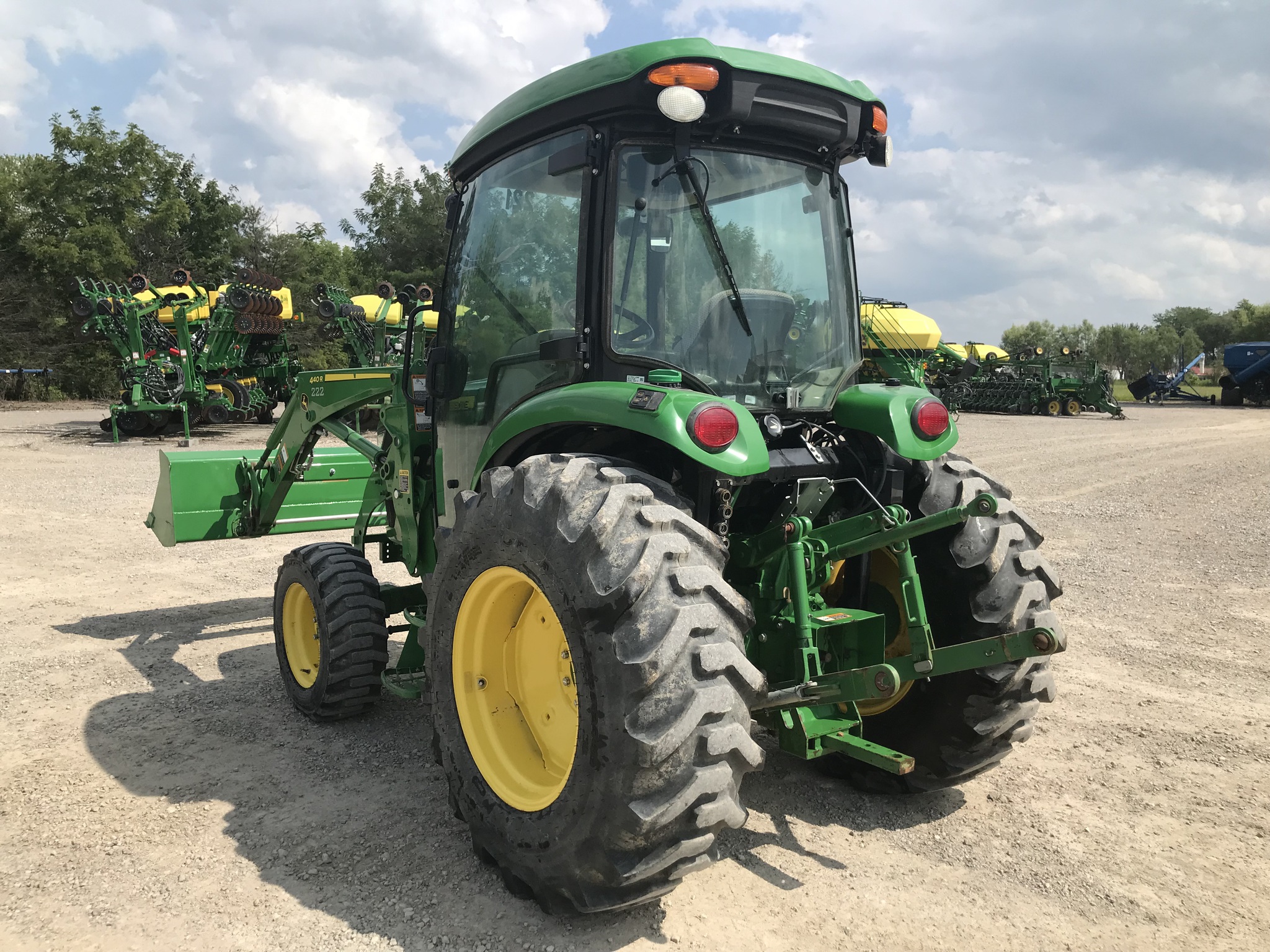 2021 John Deere 4066R Image 4