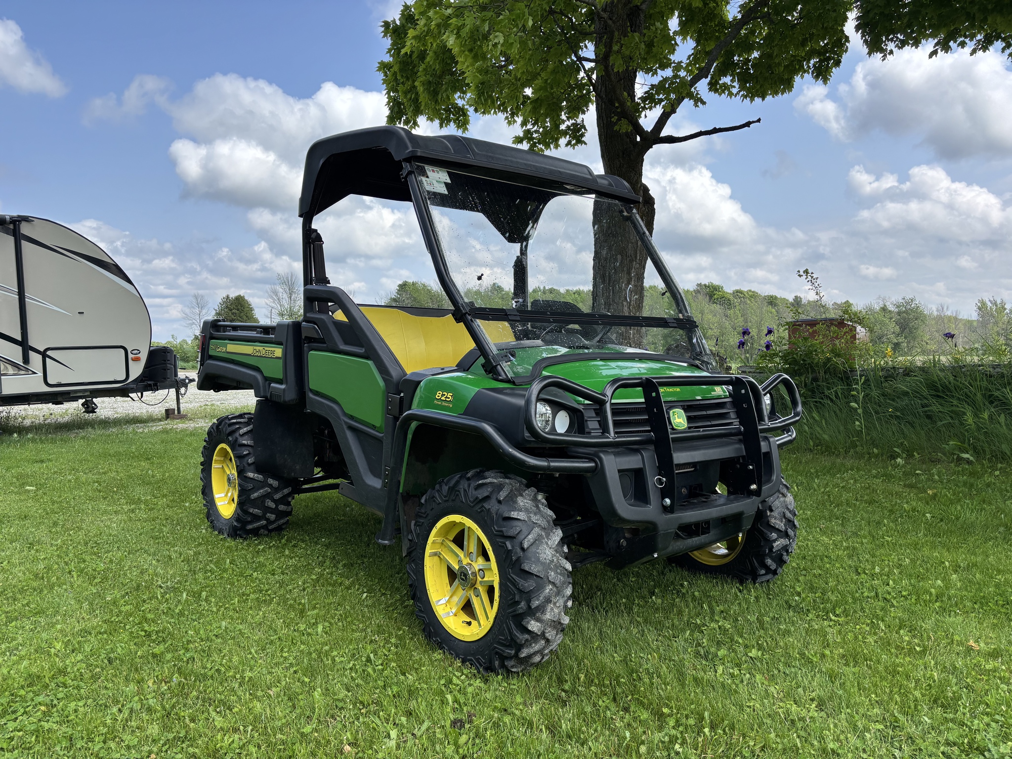 2015 John Deere XUV 825i Image 1