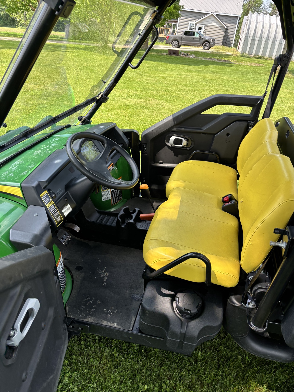 2015 John Deere XUV 825i Image 4