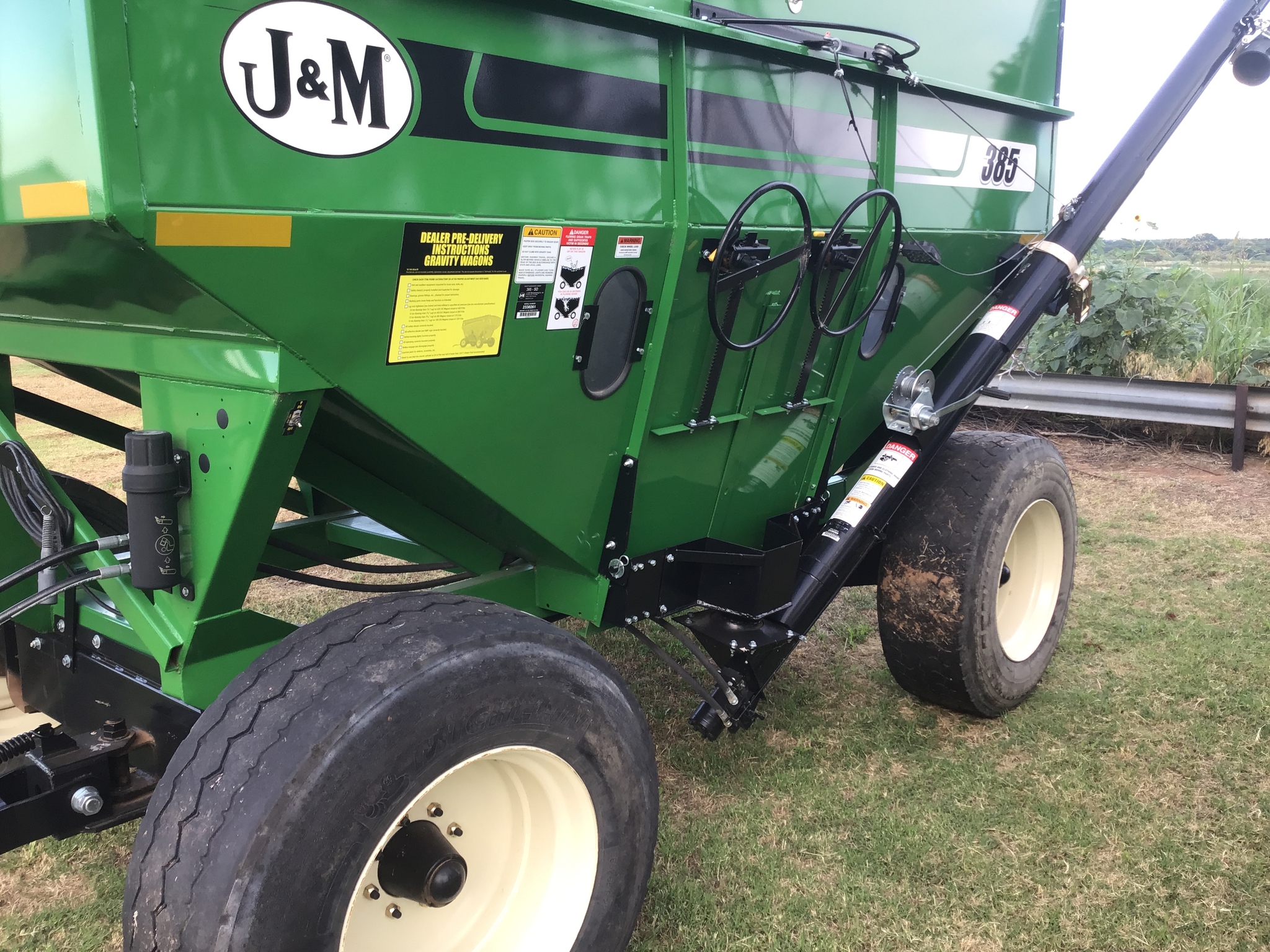 2023 J&M 385SD Image 8