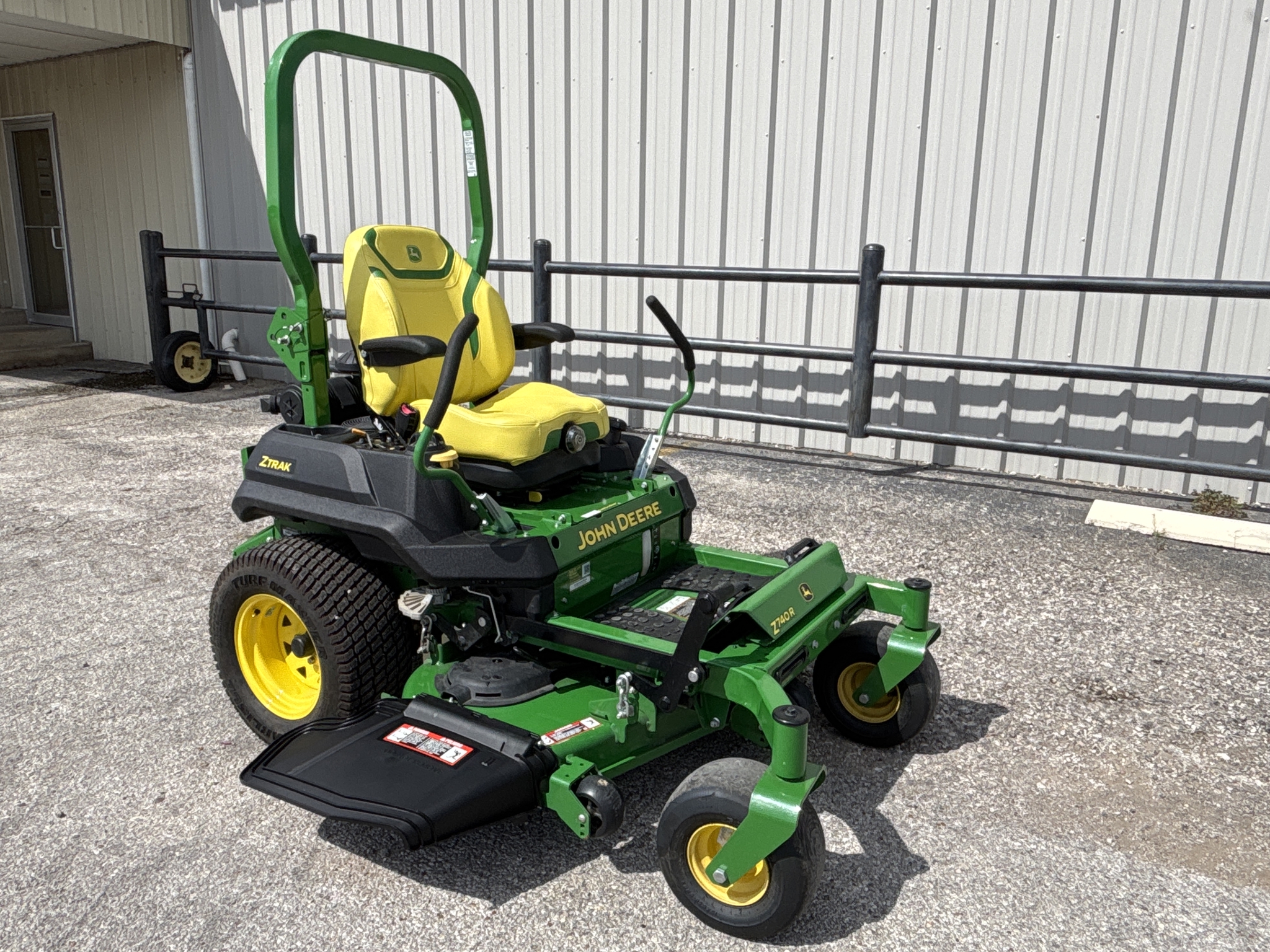 2023 John Deere Z740R Image 4