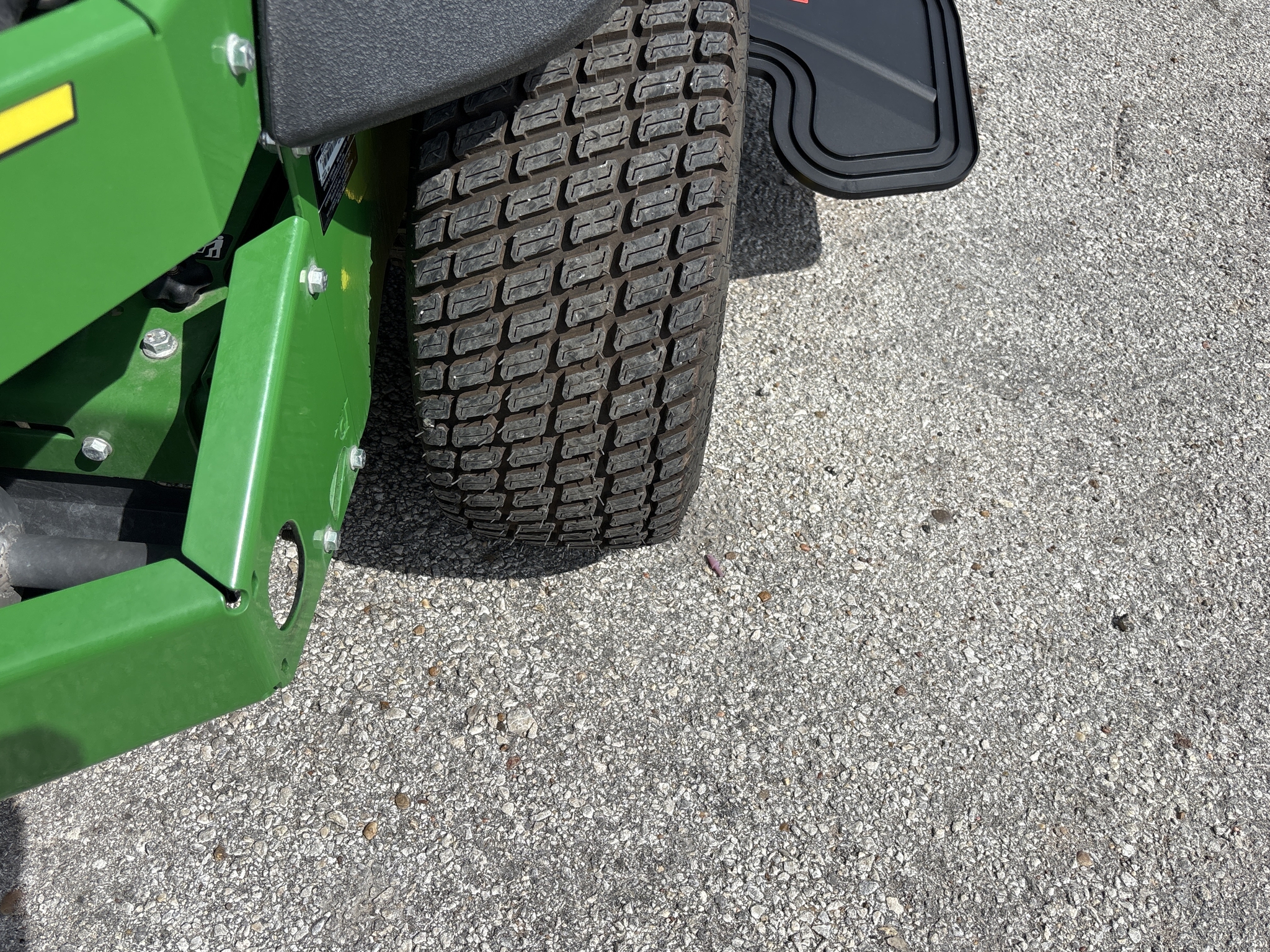 2023 John Deere Z740R Image 17