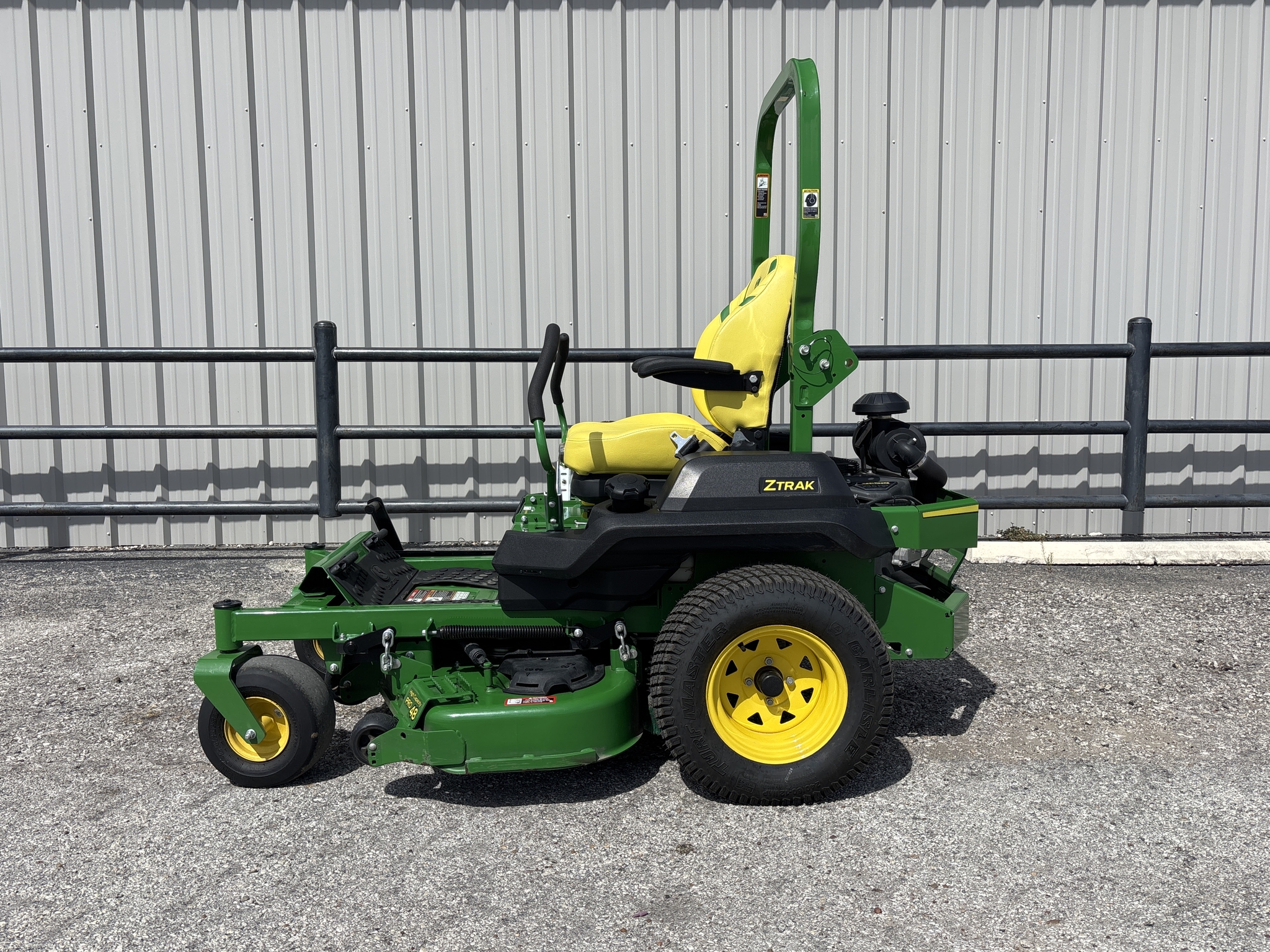 2023 John Deere Z740R Image 1