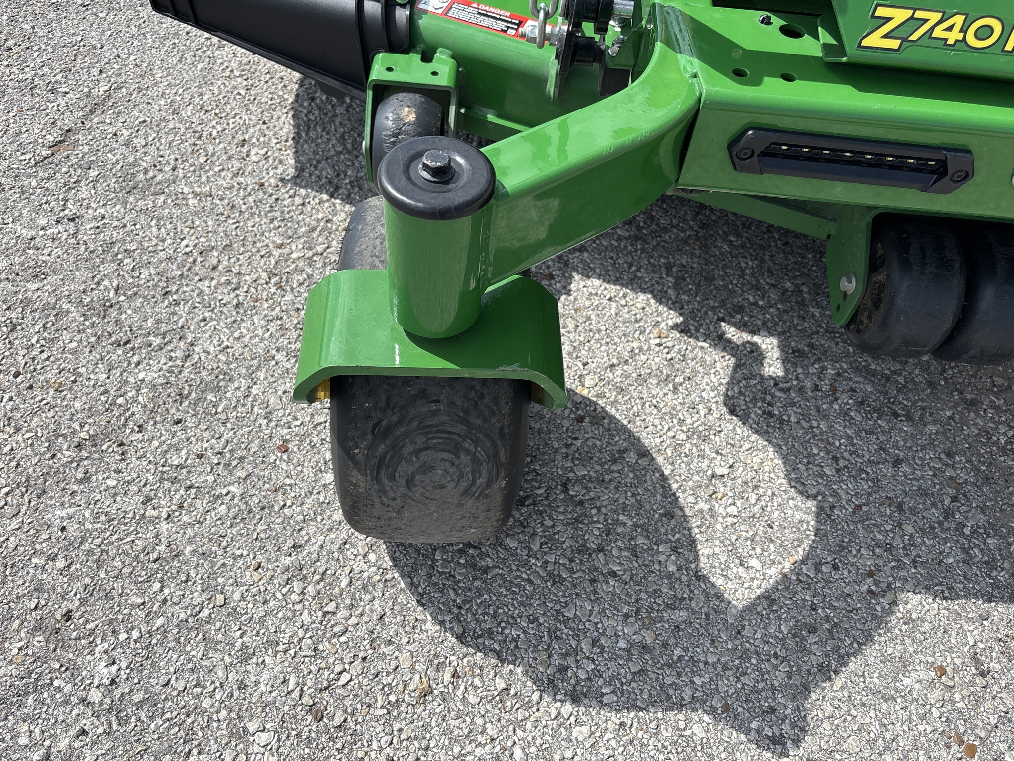 2023 John Deere Z740R Image 19