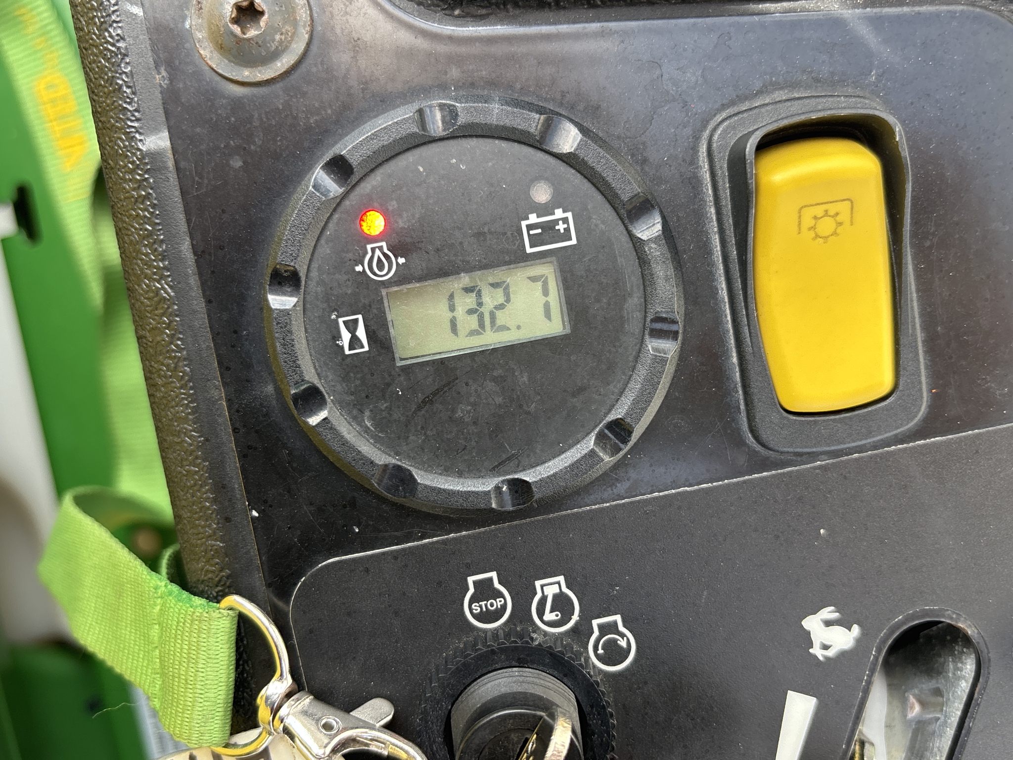 2023 John Deere Z740R Image 9