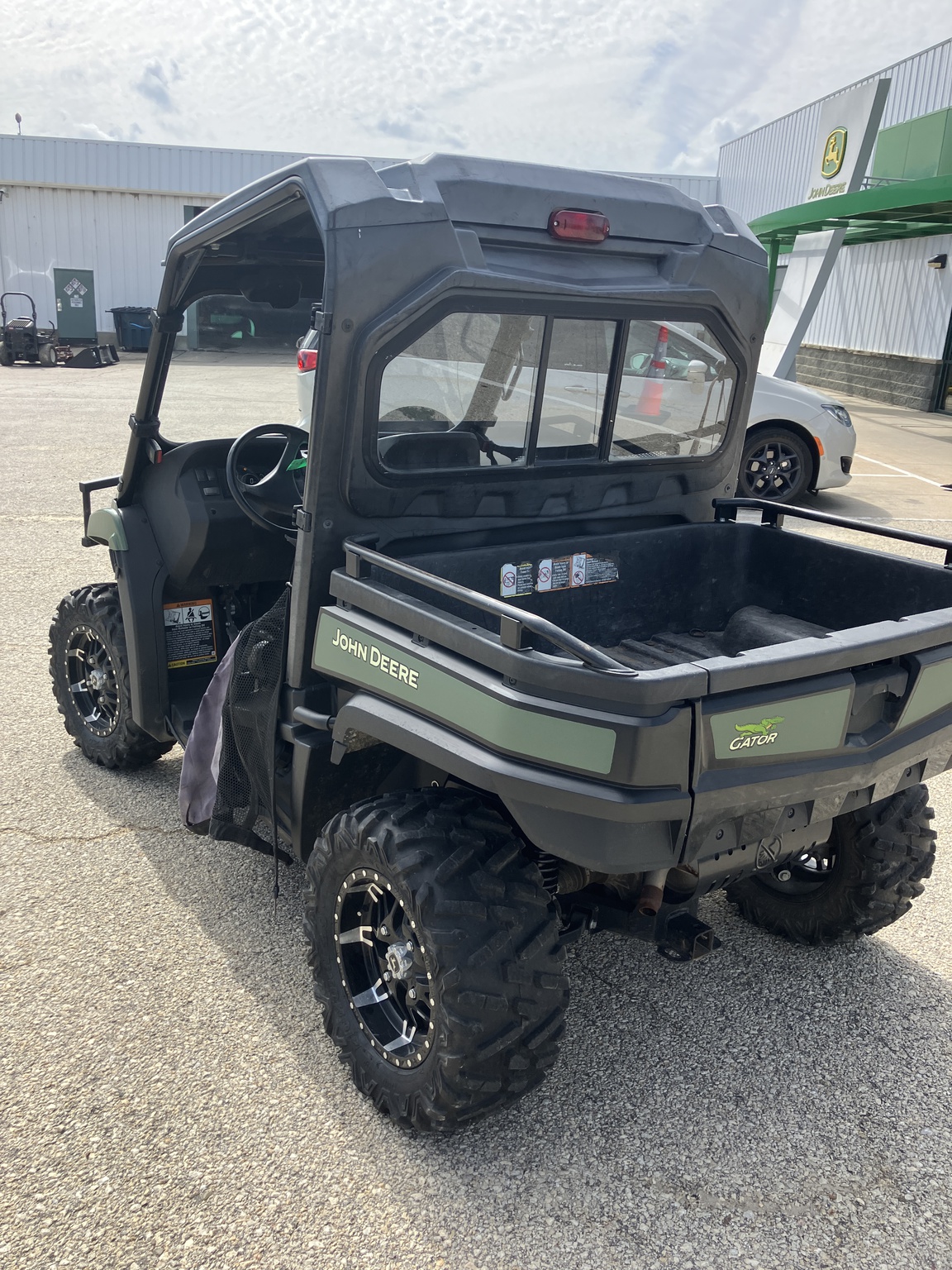 2018 John Deere XUV 590M Image 2