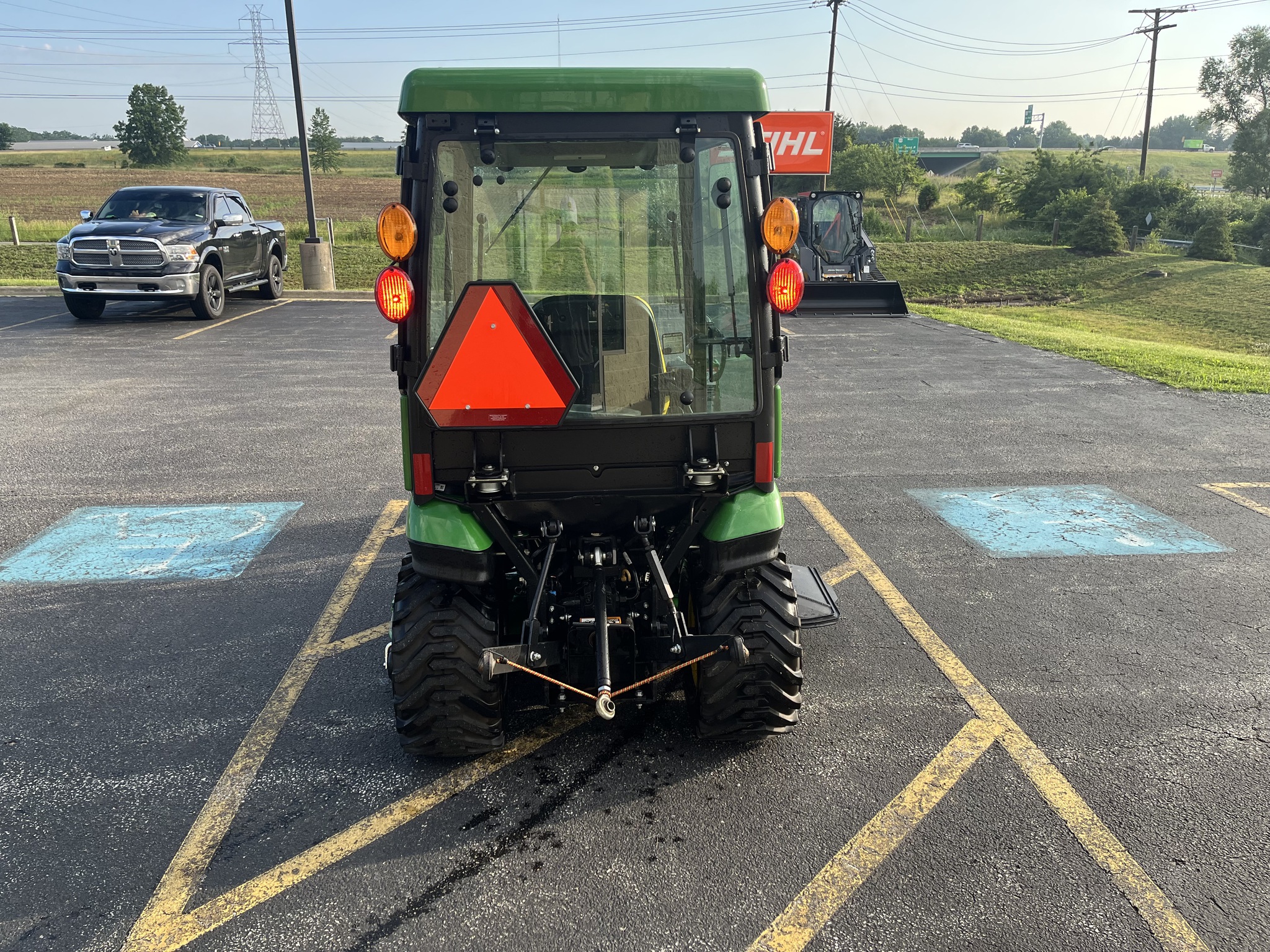 2021 John Deere 1025R Image 4