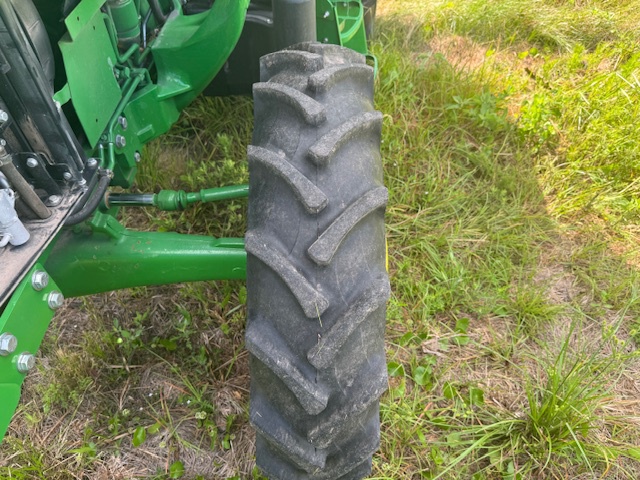 2022 John Deere 5075E Image 33