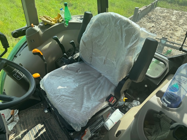 2022 John Deere 5075E Image 8