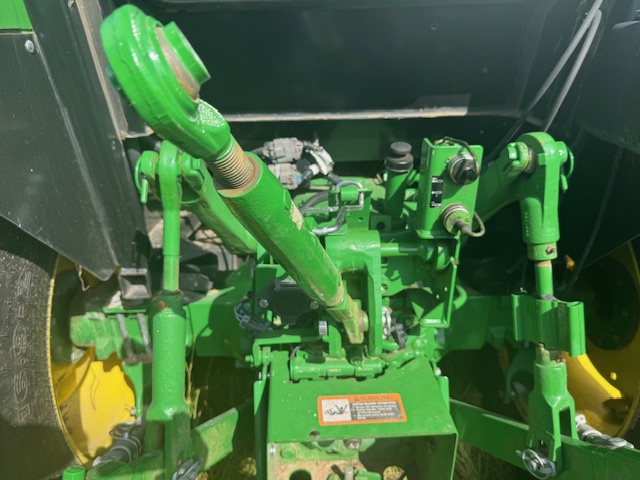 2022 John Deere 5075E Image 23