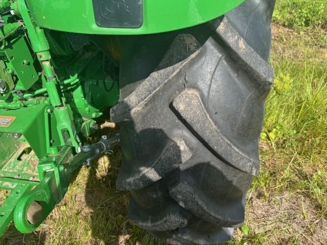 2022 John Deere 5075E Image 31