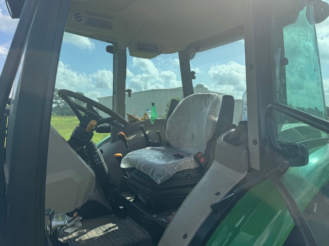 2022 John Deere 5075E Image 11
