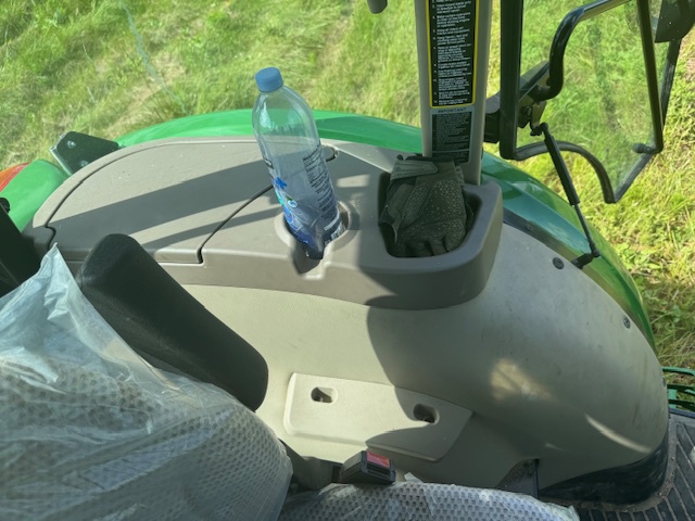 2022 John Deere 5075E Image 10
