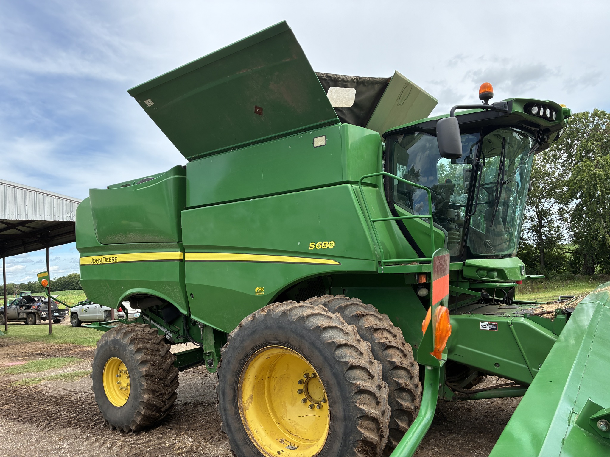 2012 John Deere S680 Image 7