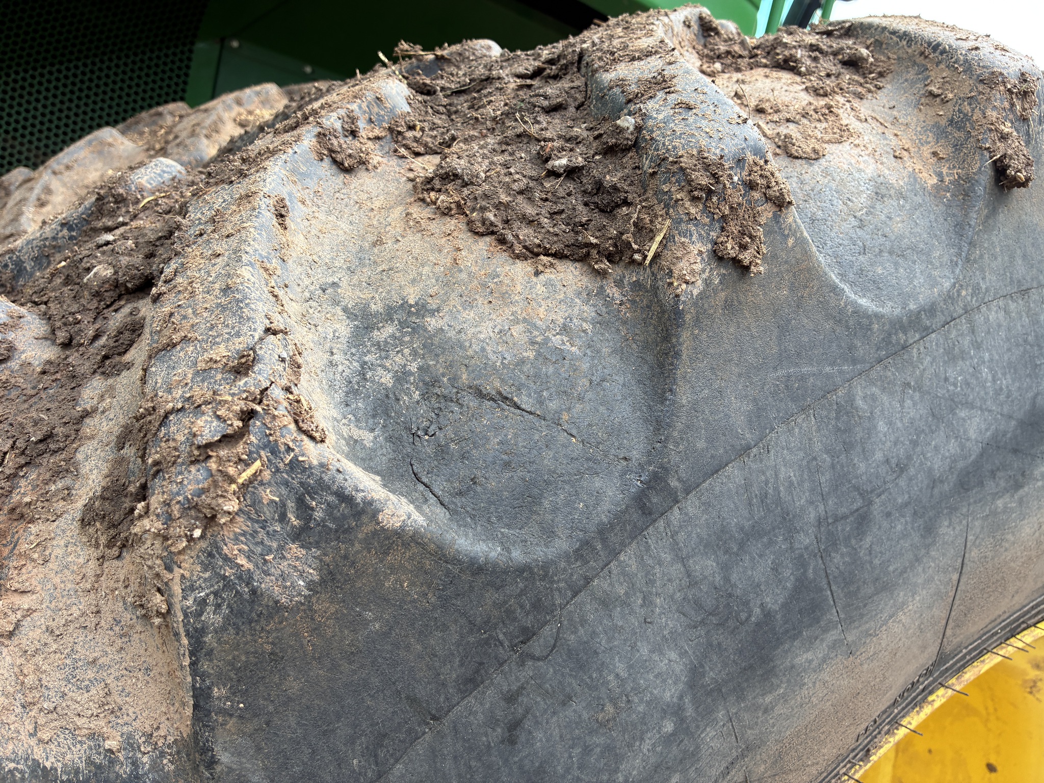 2012 John Deere S680 Image 14