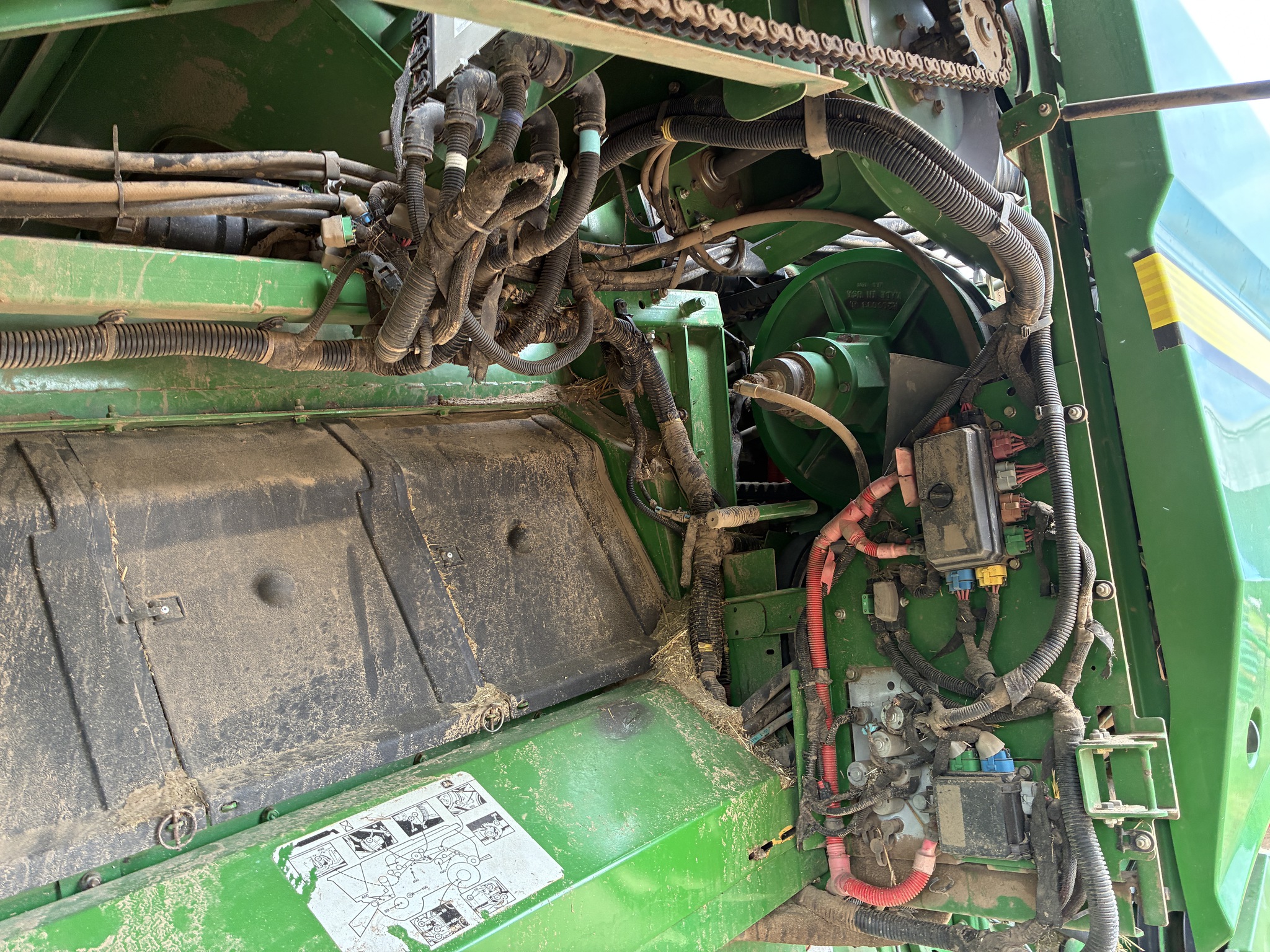 2012 John Deere S680 Image 22