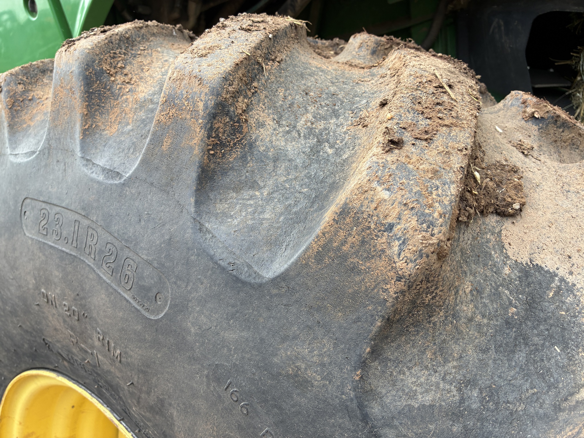 2012 John Deere S680 Image 26