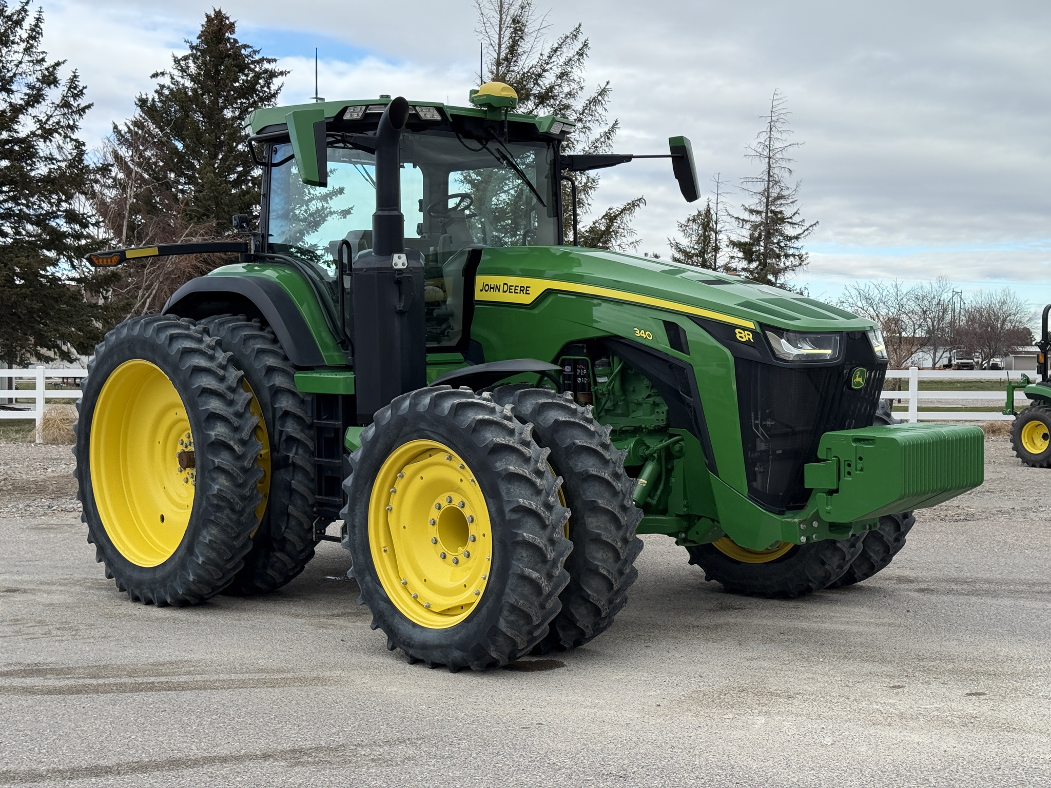 2022 John Deere 8R 340 Image 7