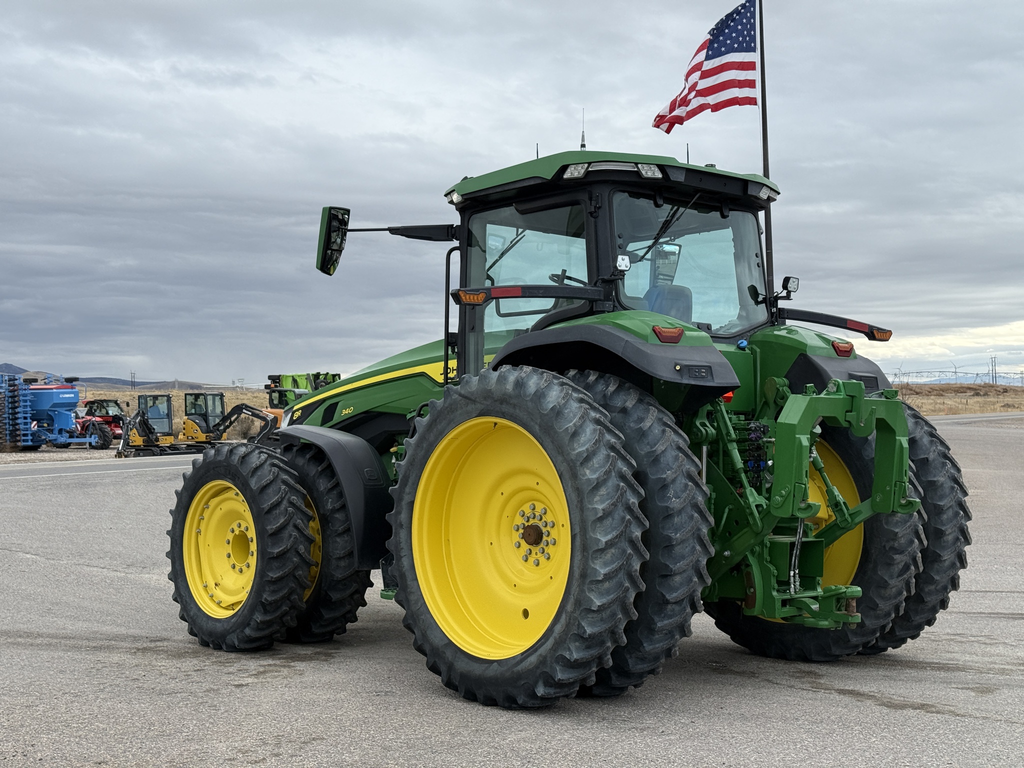2022 John Deere 8R 340 Image 3