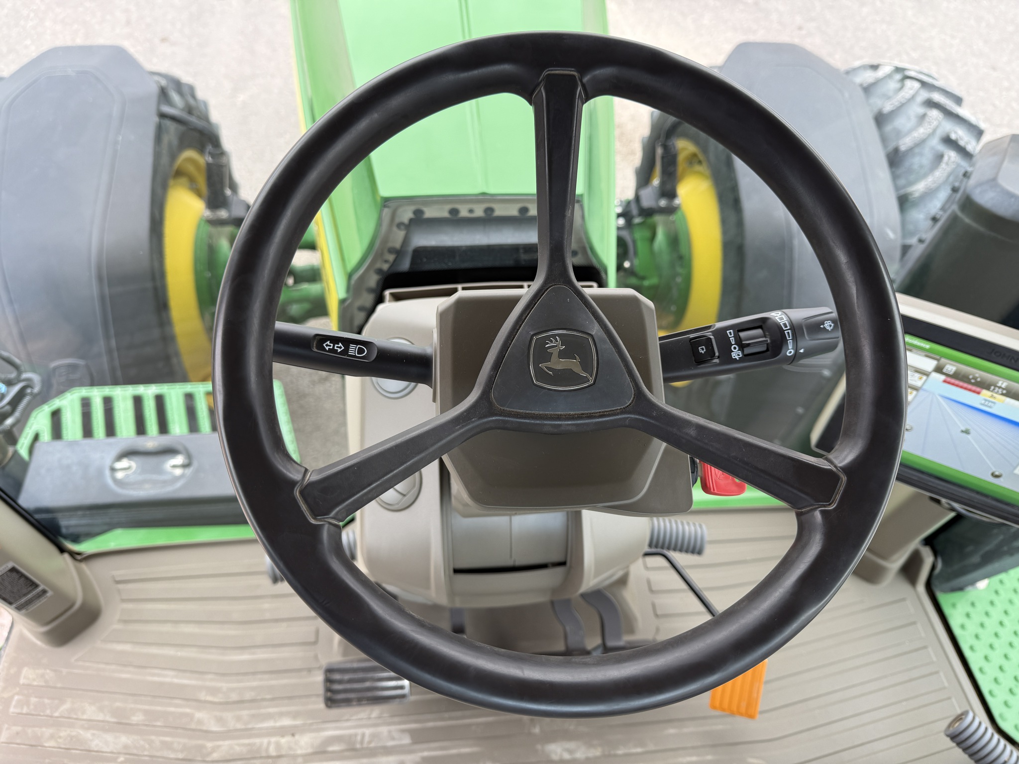 2022 John Deere 8R 340 Image 10