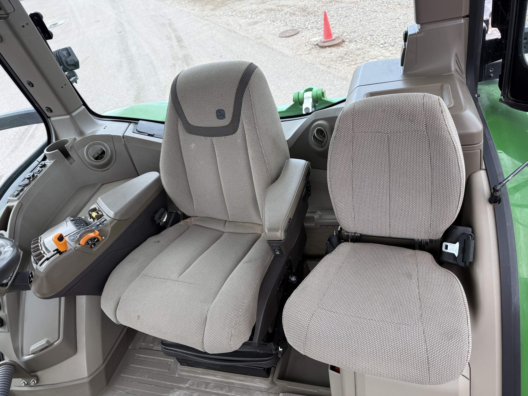 2022 John Deere 8R 340 Image 12