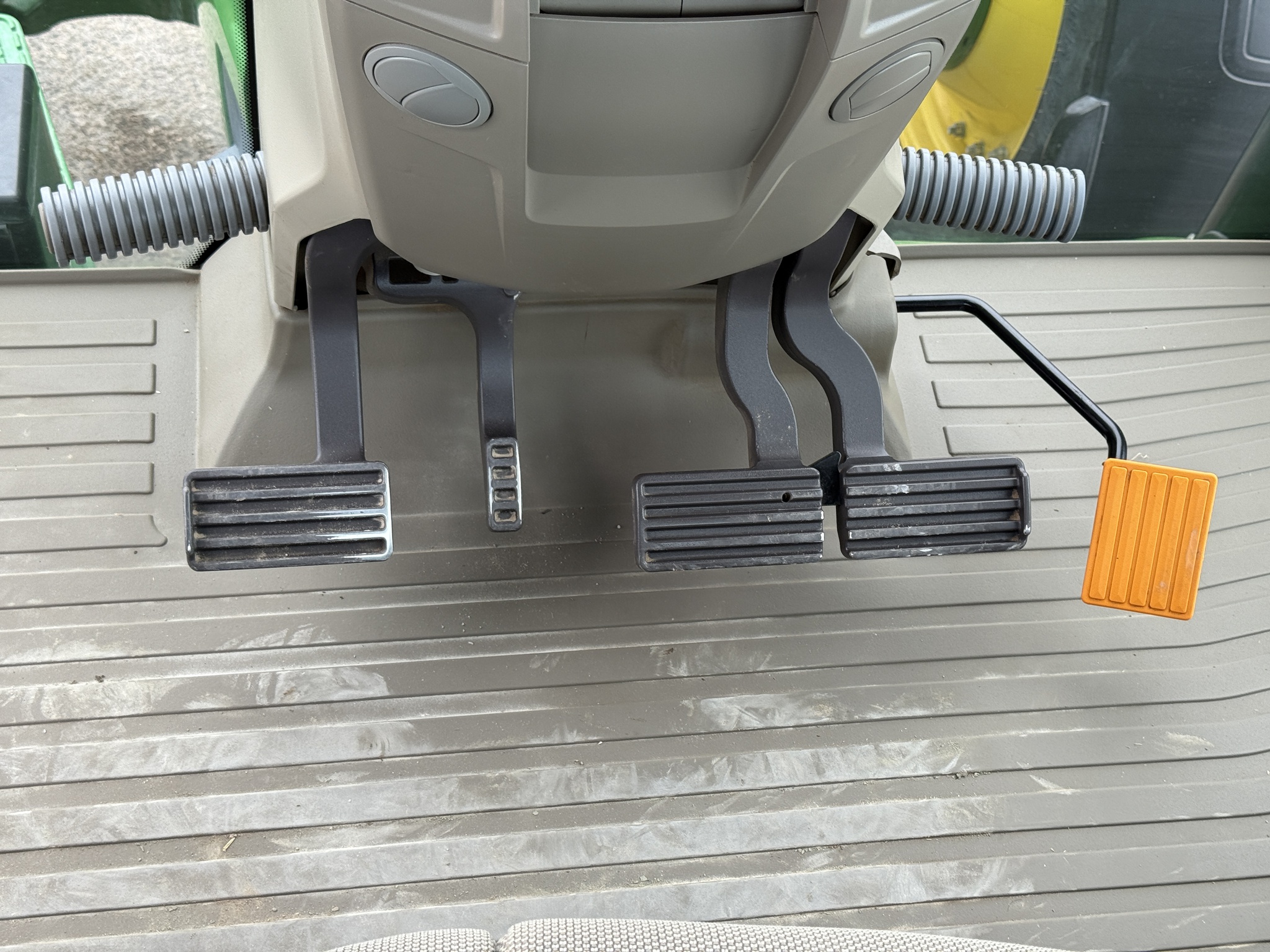 2022 John Deere 8R 340 Image 11