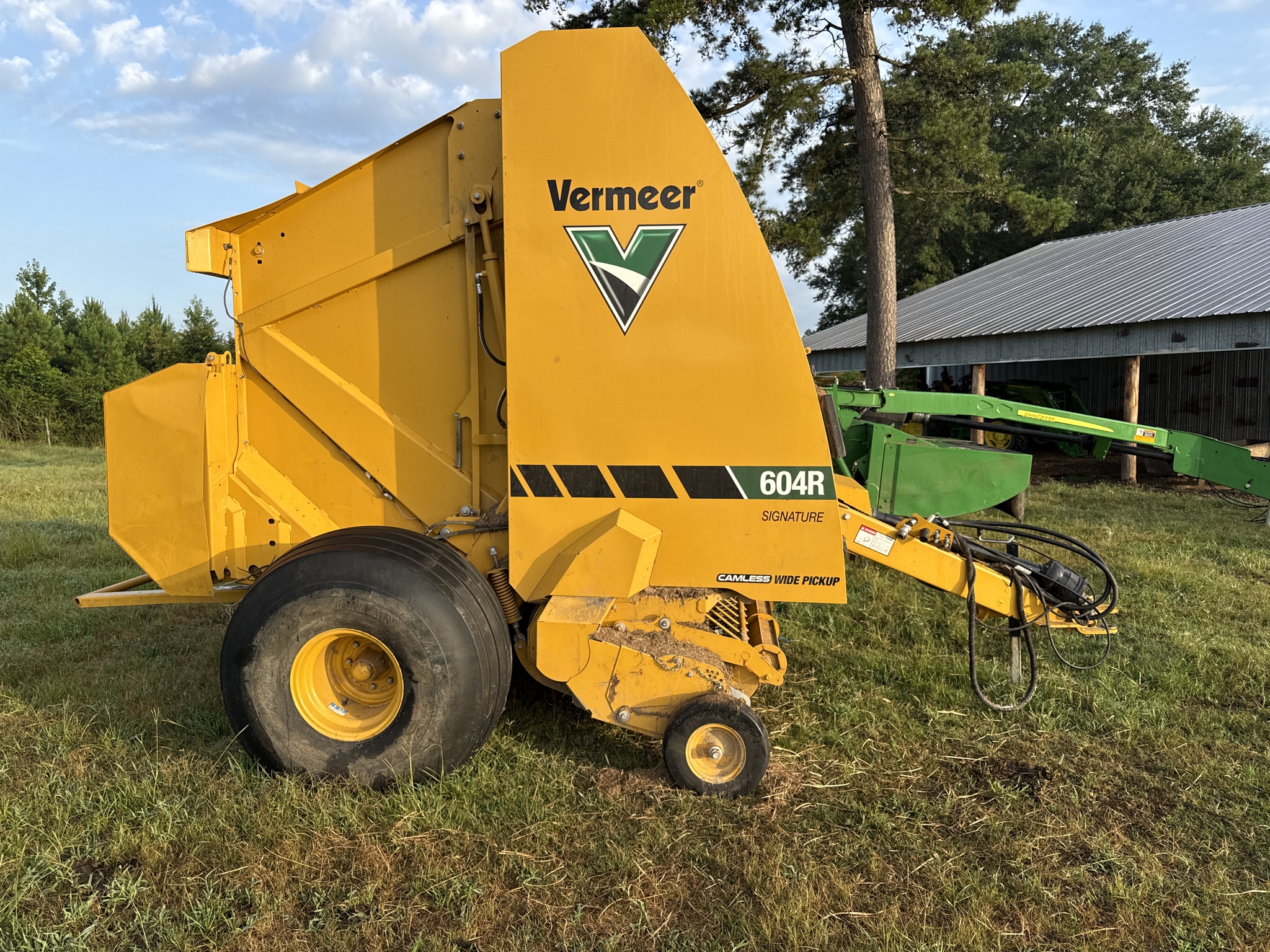 2022 Vermeer 604R Image 6