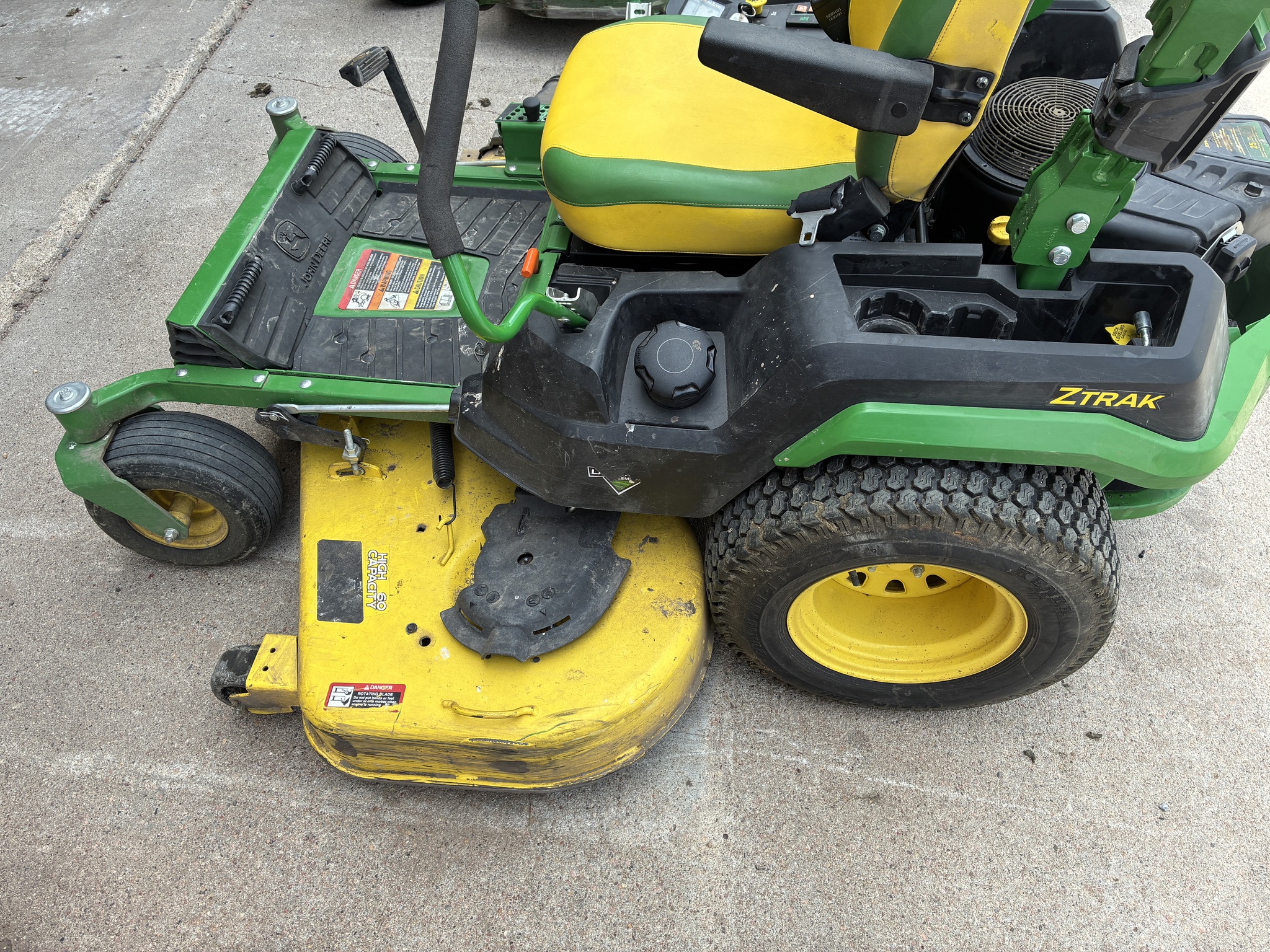 2022 John Deere Z545R Image 3