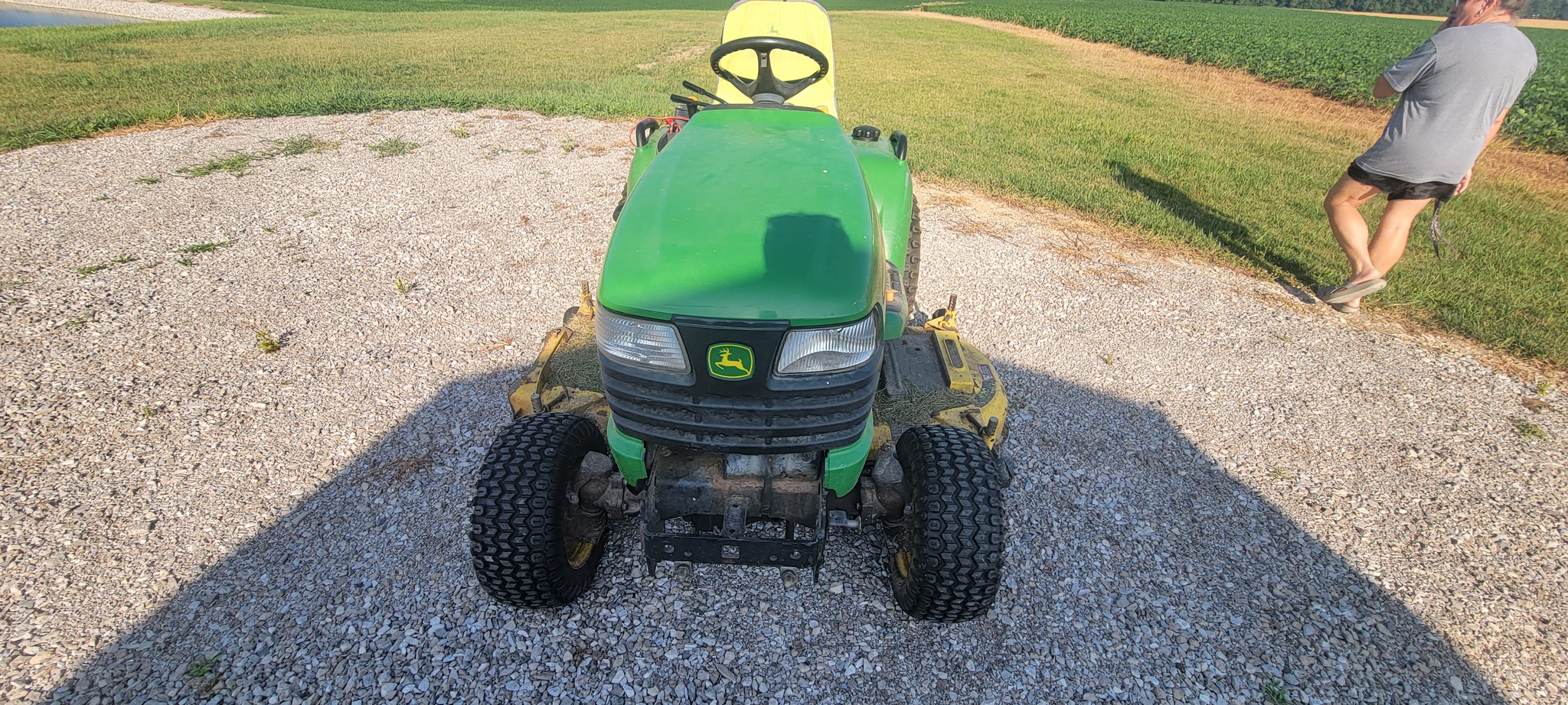 2002 John Deere X585 Image 6
