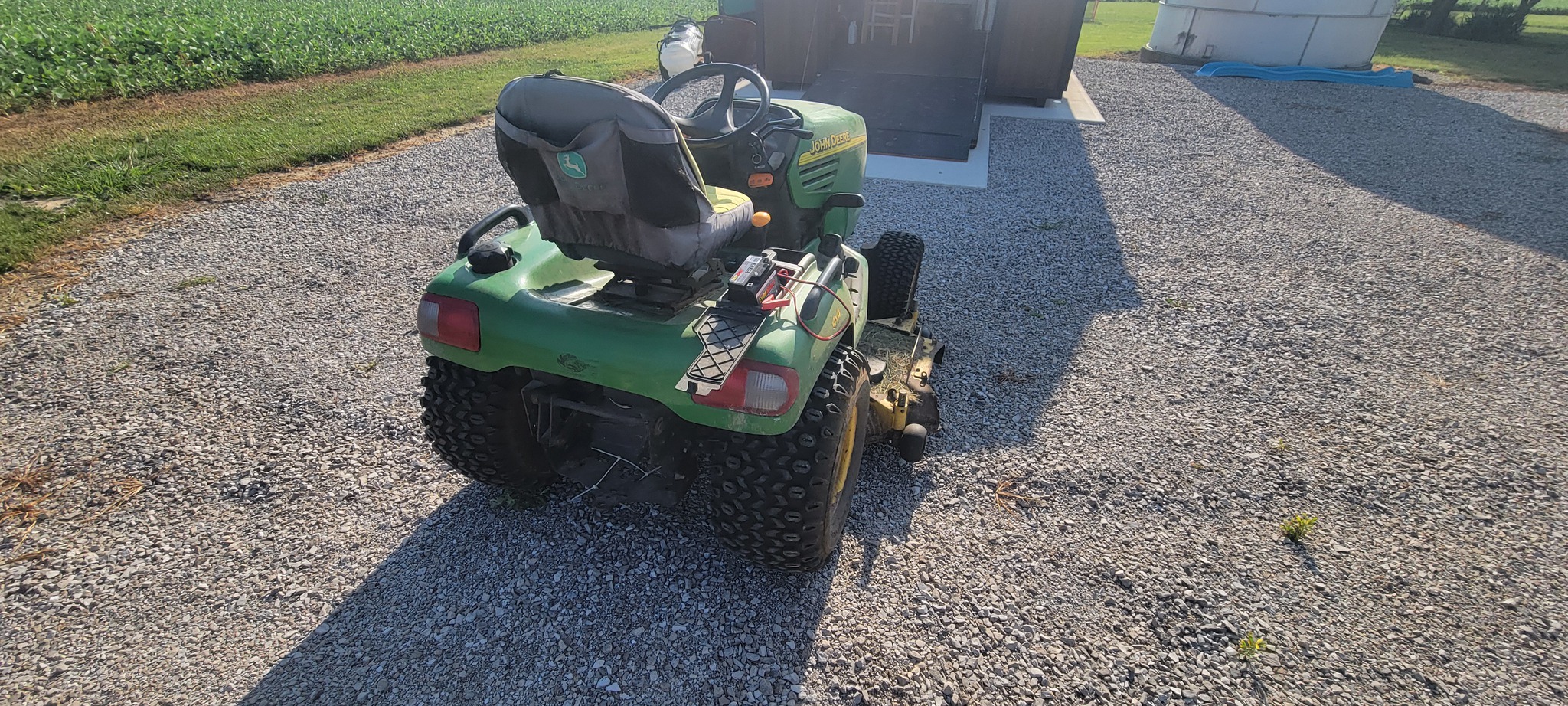 2002 John Deere X585 Image 4