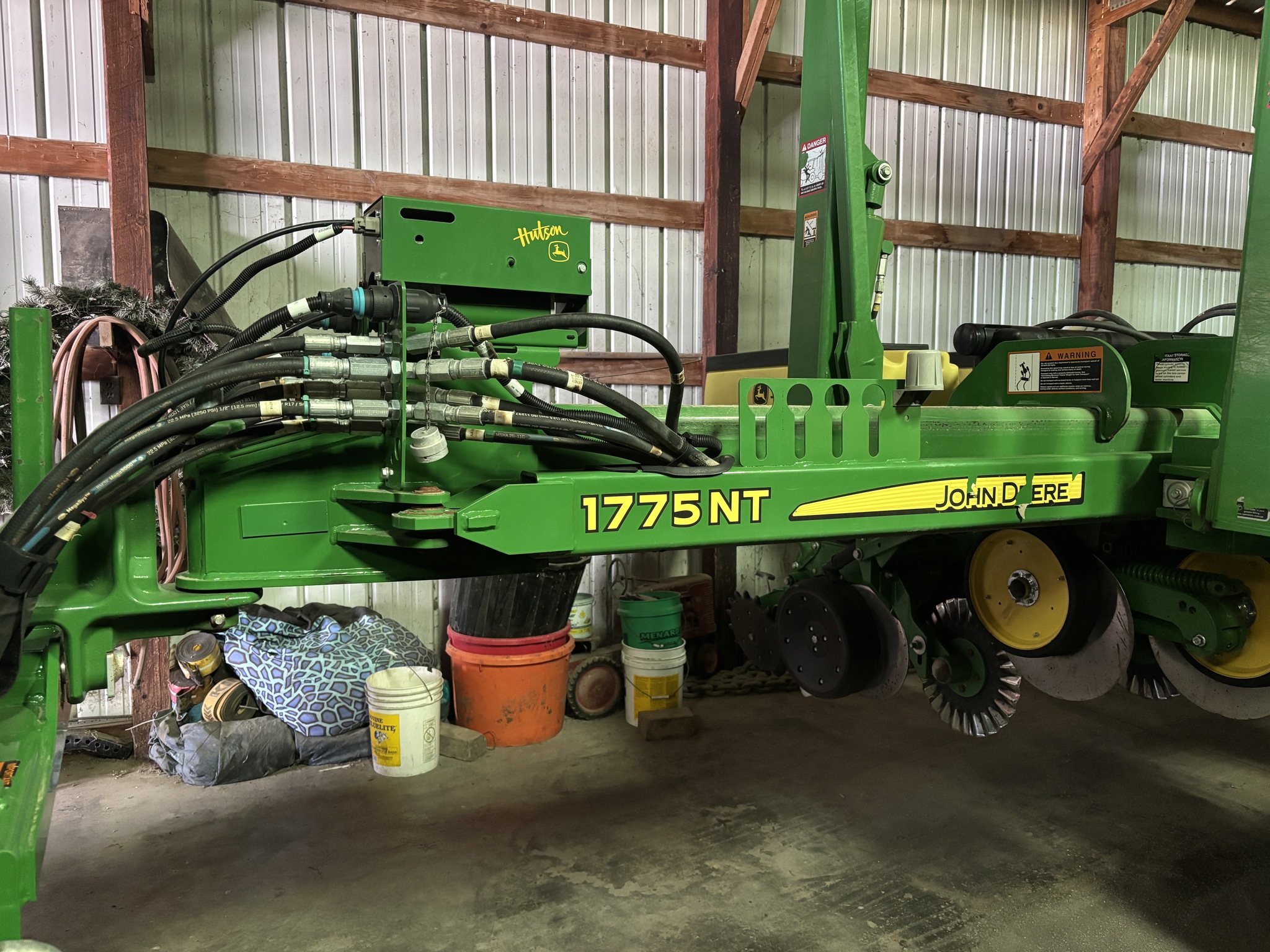 2017 John Deere 1775NT Image 1