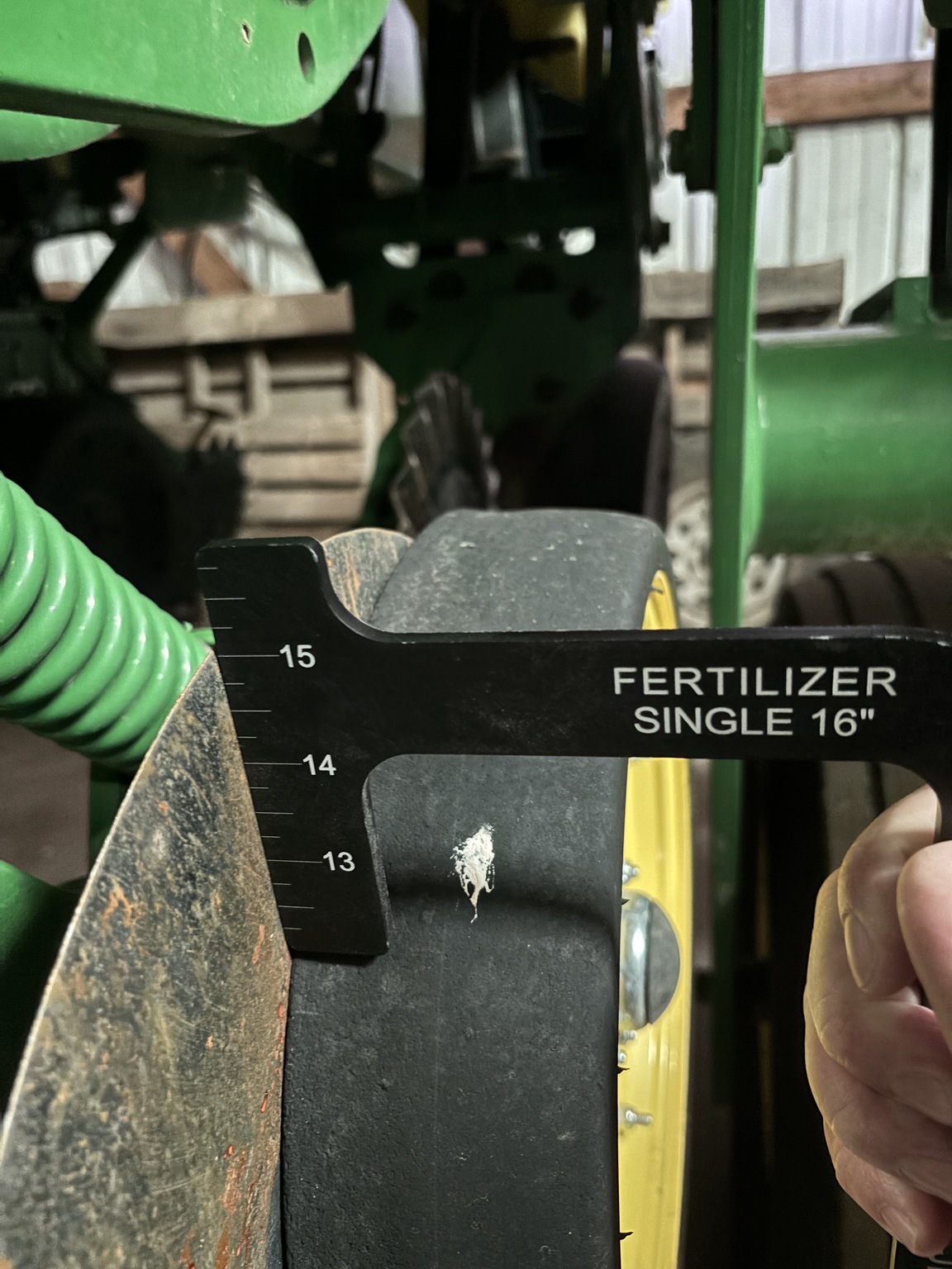 2017 John Deere 1775NT Image 12