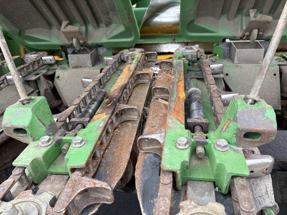 2010 John Deere 608C - Photo11