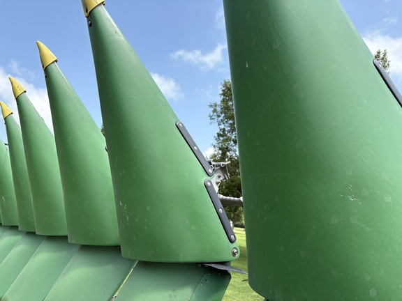 2010 John Deere 608C - Photo16