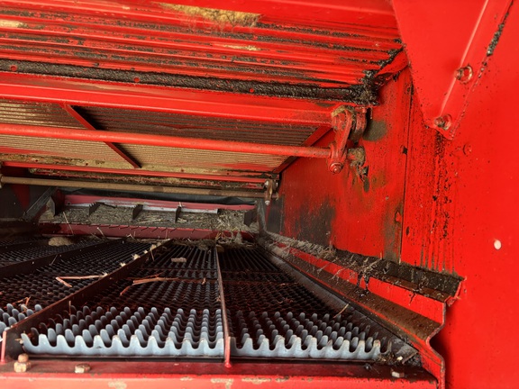 Used 1986 Massey 8560 Combines at Horizon Ag & Turf in Mayerthorpe, AB - Photo16