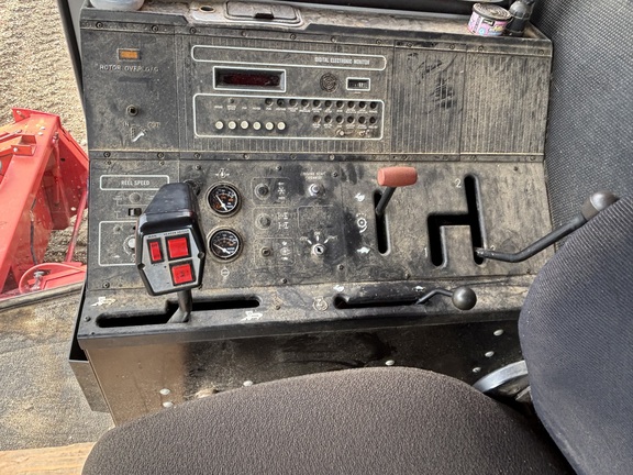 Used 1986 Massey 8560 Combines at Horizon Ag & Turf in Mayerthorpe, AB - Photo6