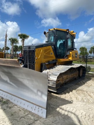 2023 John Deere 750L