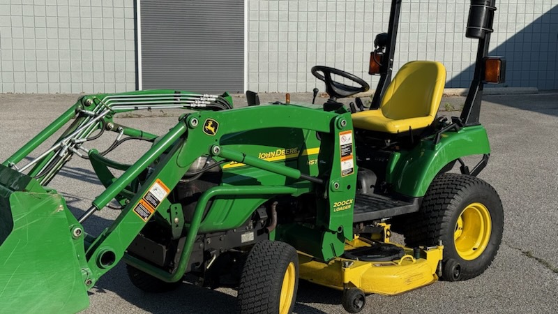 2009 John Deere 2305 Image 1