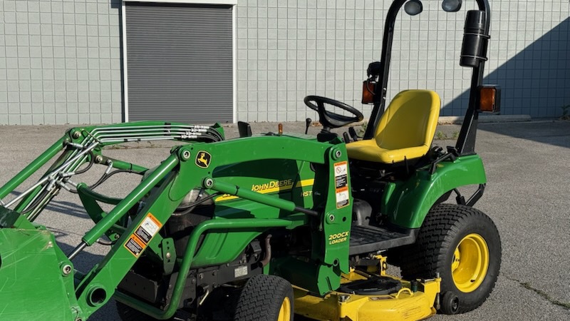 2009 John Deere 2305 Image 2