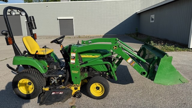 2009 John Deere 2305 Image 4