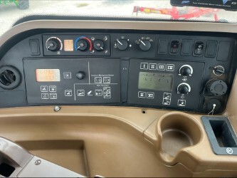 2010 John Deere 9330 Image 6