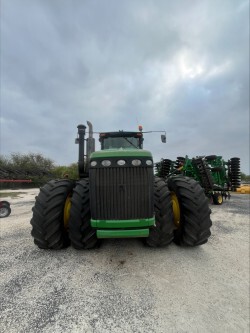 2010 John Deere 9330 Image 16