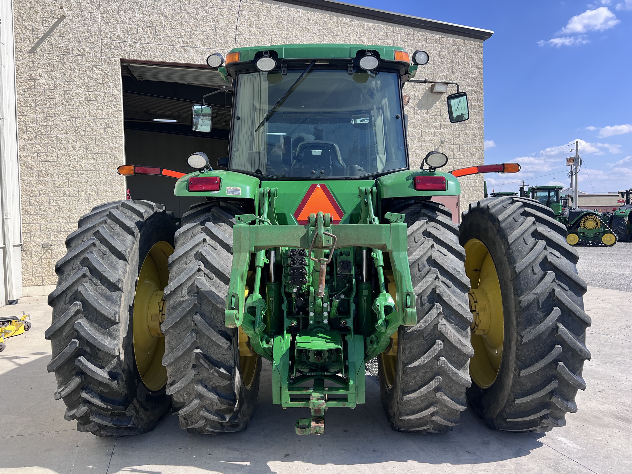 2004 John Deere 8220 Image 4