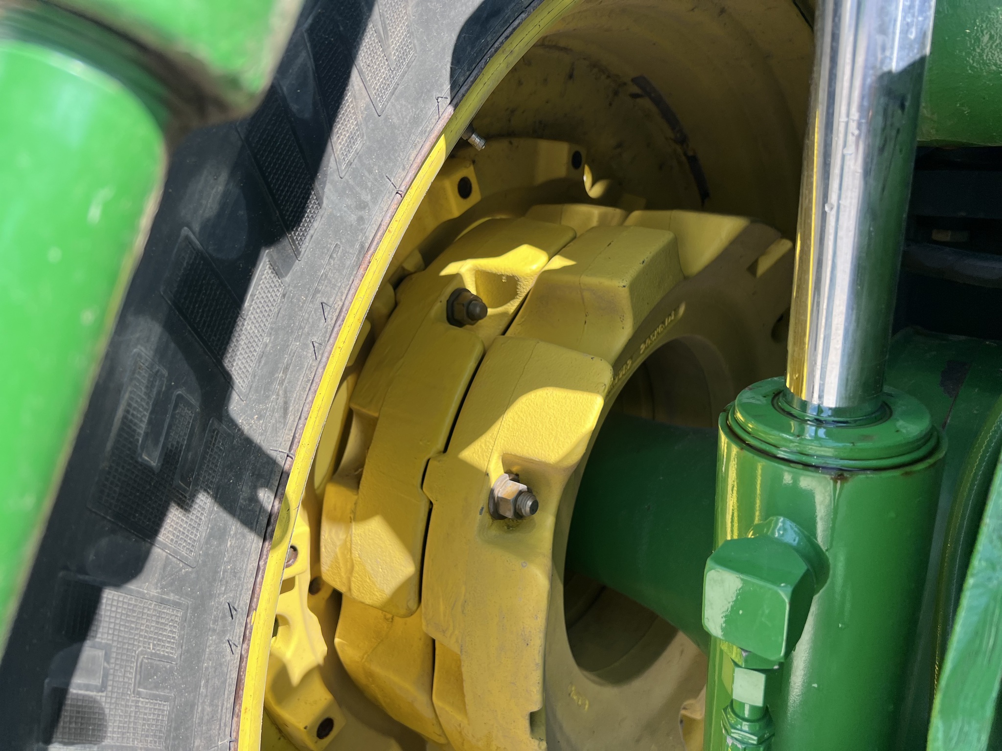 2004 John Deere 8220 Image 6