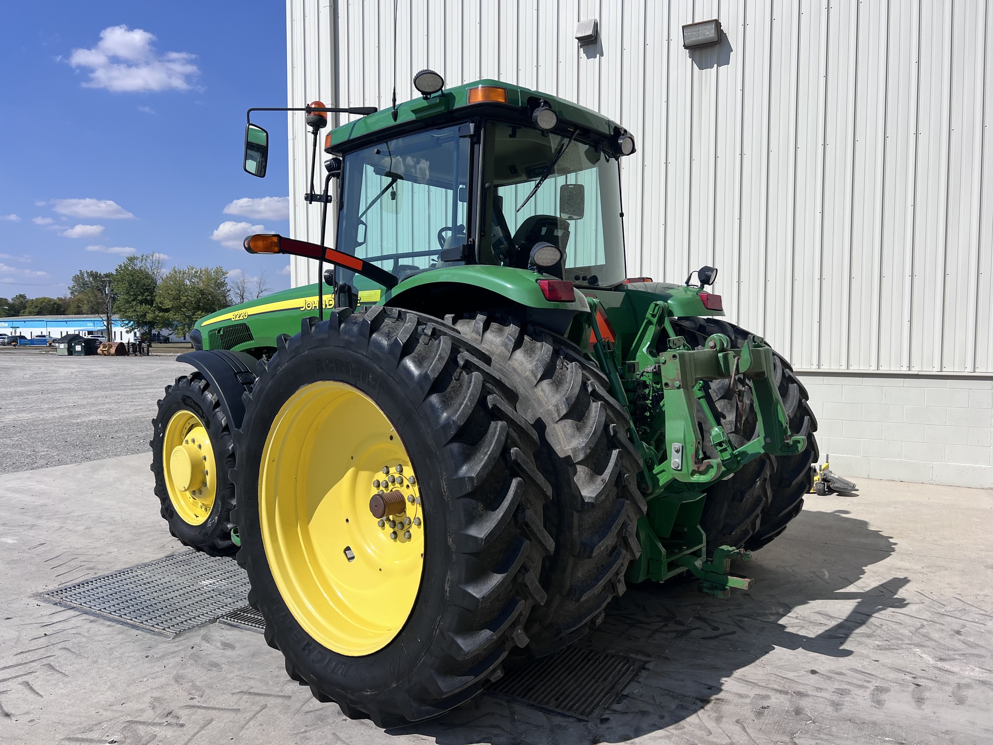 2004 John Deere 8220 Image 13