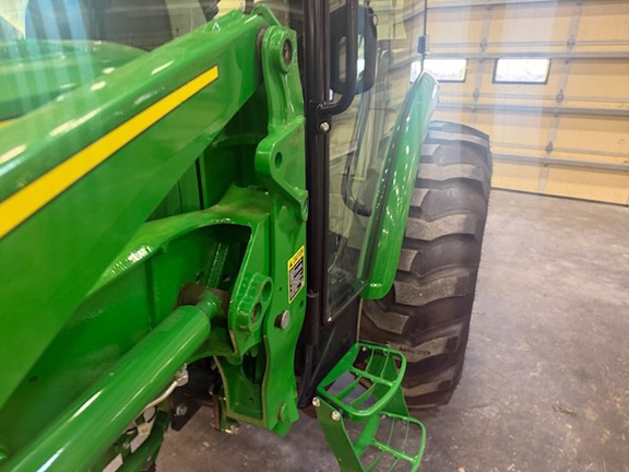Photo of 2018 John Deere 4066R